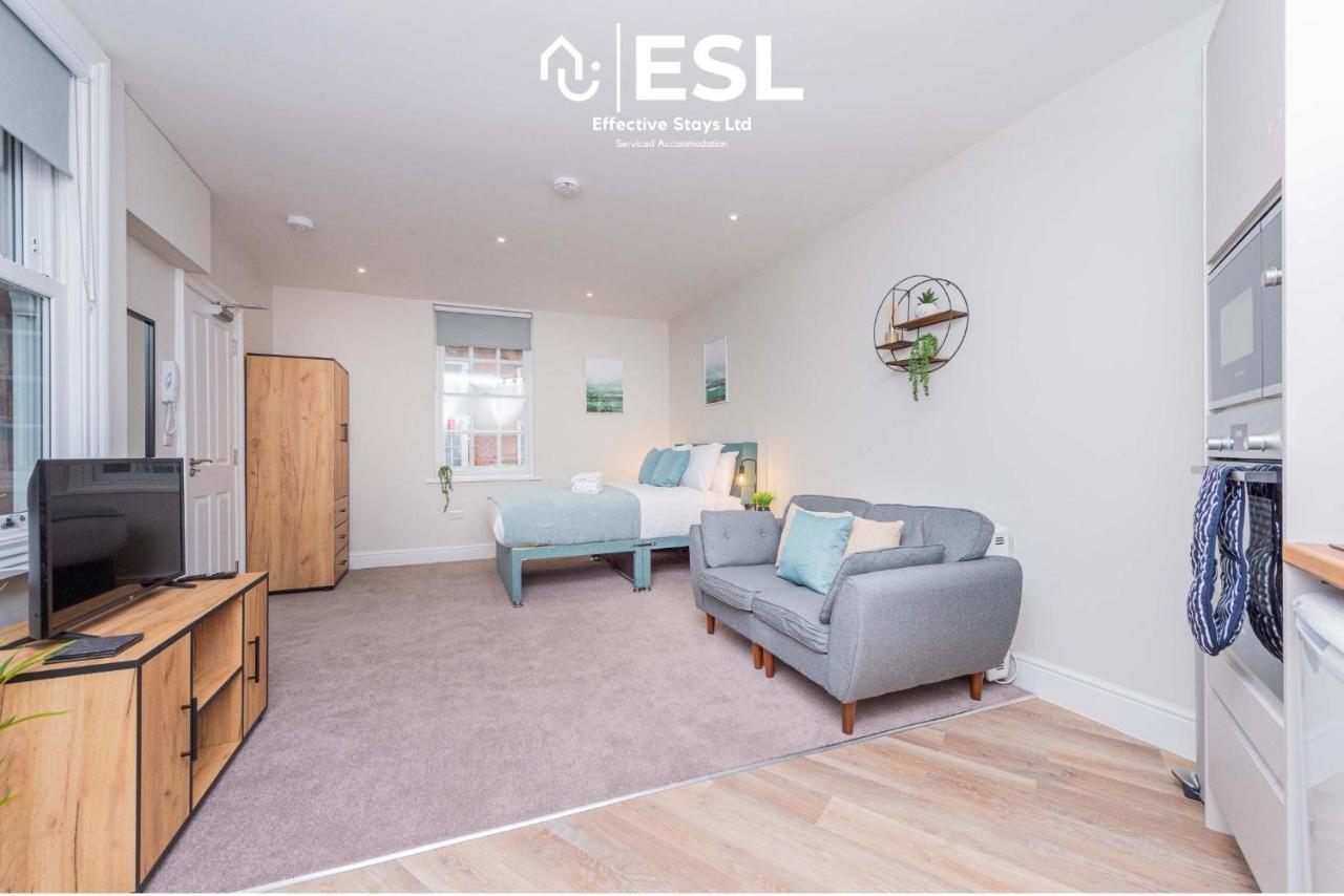 Studio 2, Second Floor Town Centre Apartment シュルーズベリー エクステリア 写真